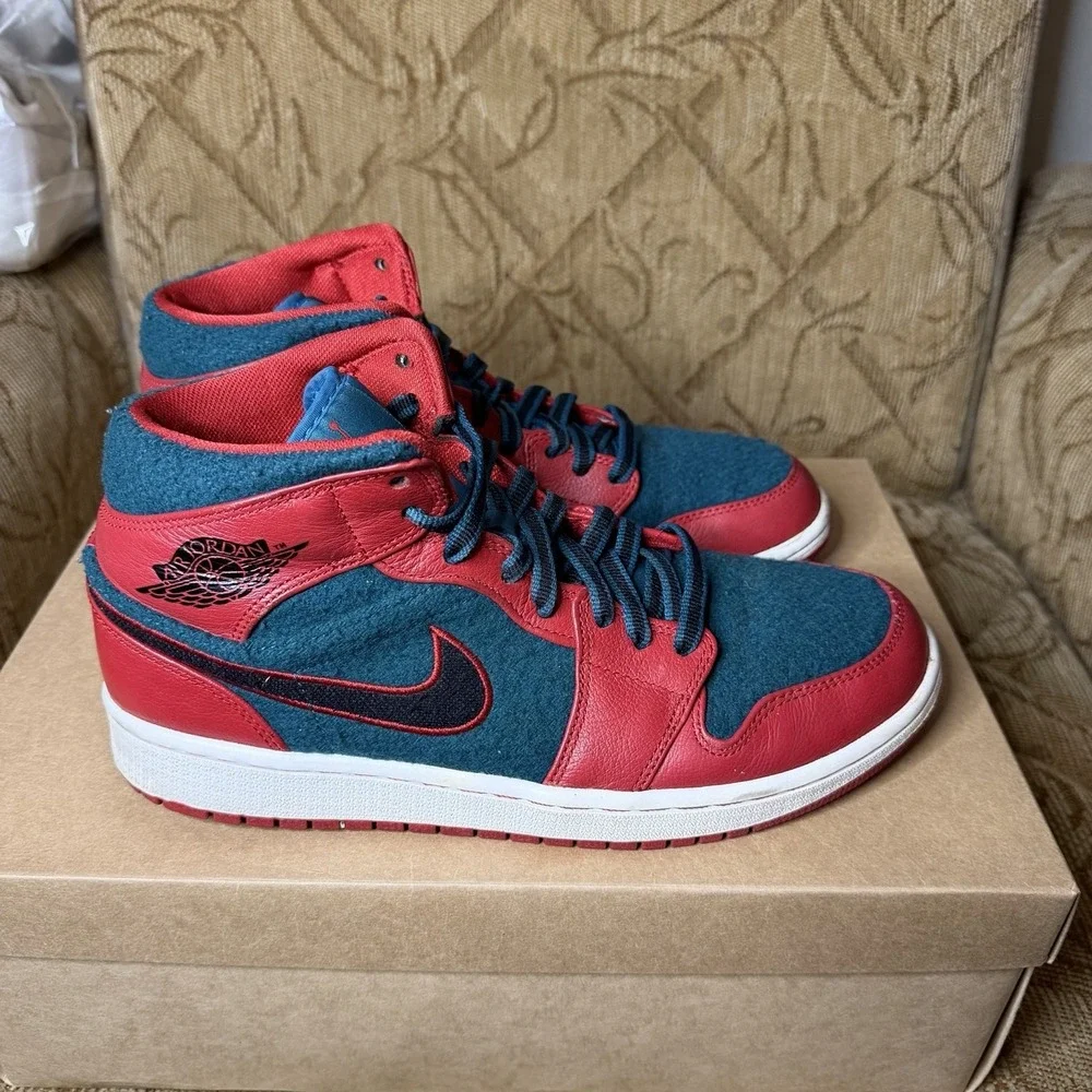 Rare 2013 Nike Air Jordan 1 Mid Retro Gym Red Dark Sea Size 9 Red Green Clean!‎